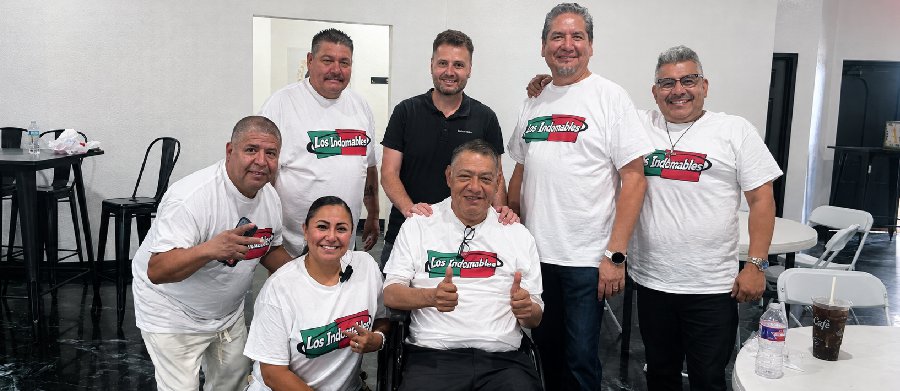 Banner oficial de Los Indomables Radio con todos los locutores